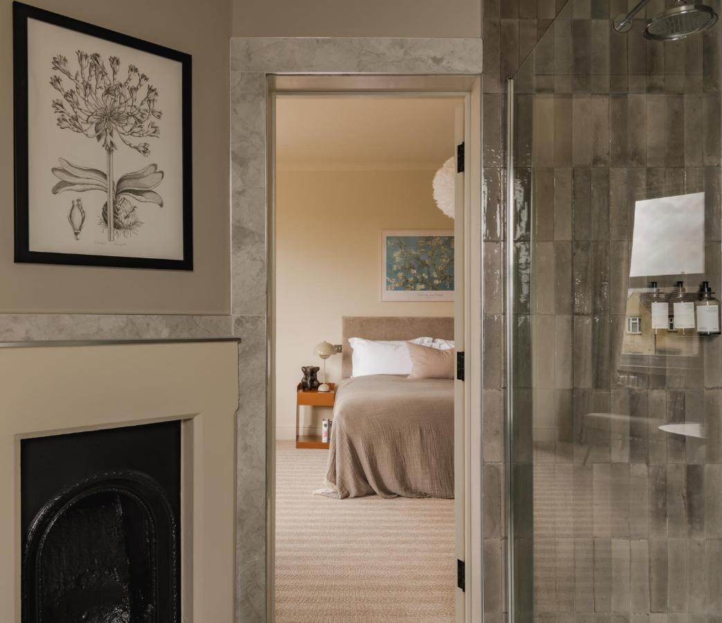 Leighton House - Boutique Guesthouse Bath Luaran gambar A room at The Ivy Hotel