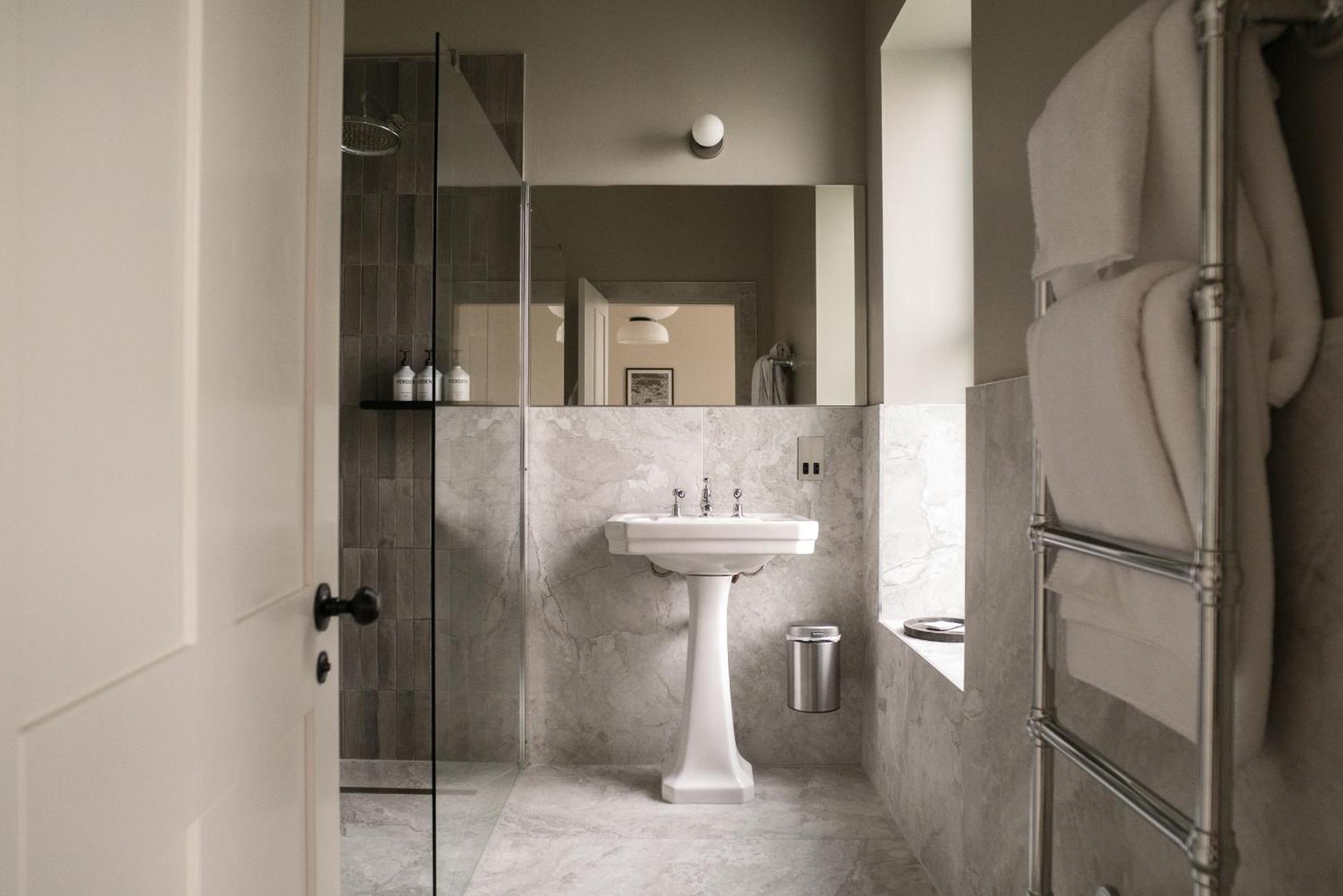 Leighton House - Boutique Guesthouse Bath Luaran gambar Bathroom