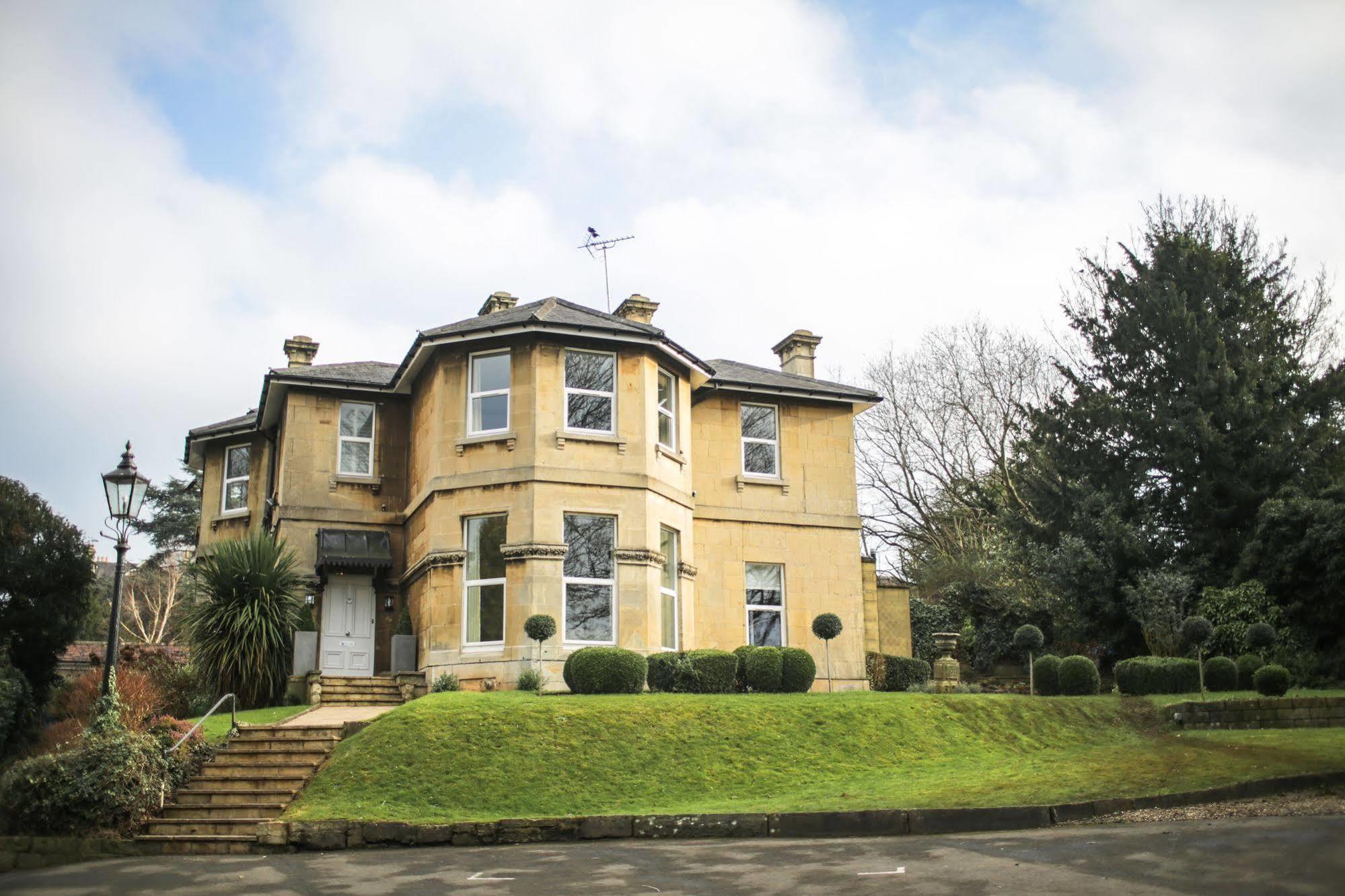 Leighton House - Boutique Guesthouse Bath Luaran gambar The former vicarage of St. Mary's Church, now the home of the school's headmaster